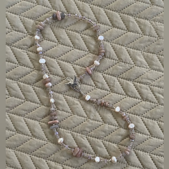 Pearl and crystal handmade necklace with starfish closure - one of a kind! - Picture 4 of 7